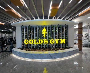 Gold's Gym interior